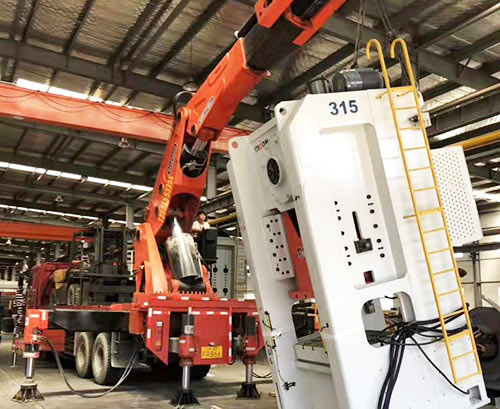 眉山附近随车吊出租，轻松解决运输难题