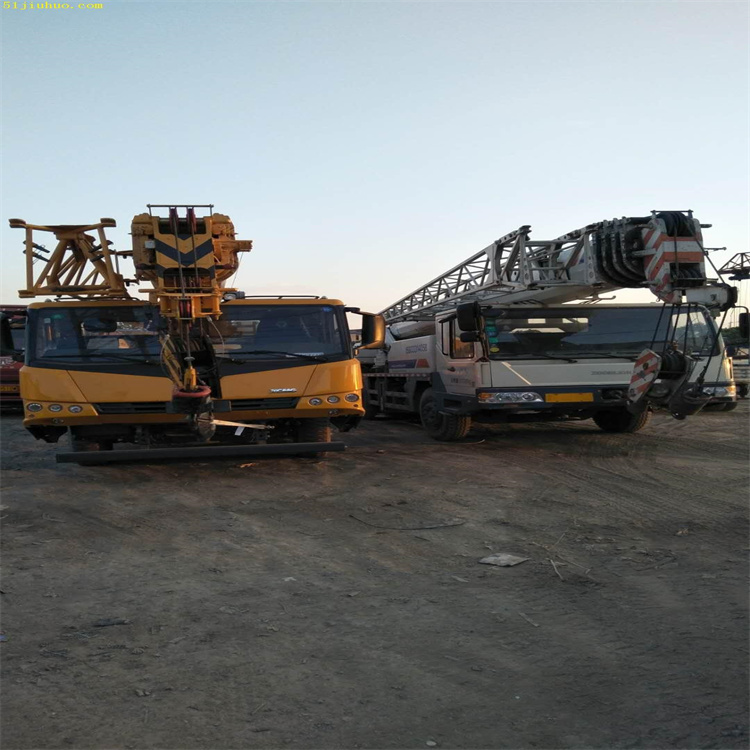 眉山吊车吊挖机正确办法